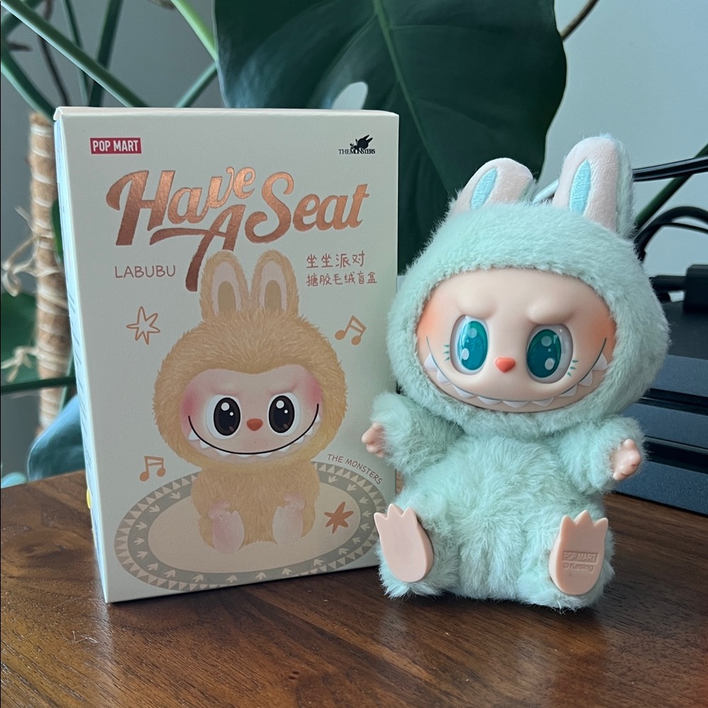 Pop Mart Labubu Ququ (Have a Seat)